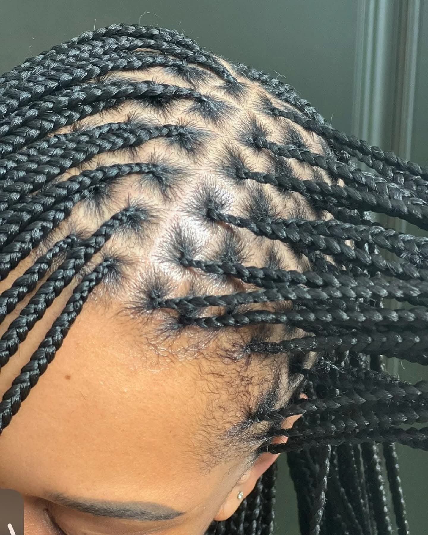 💇♀️Knotless Braids Mid Back Length – R495 (Includes Wash & Hairpiece)  Secure Your Spot Today.