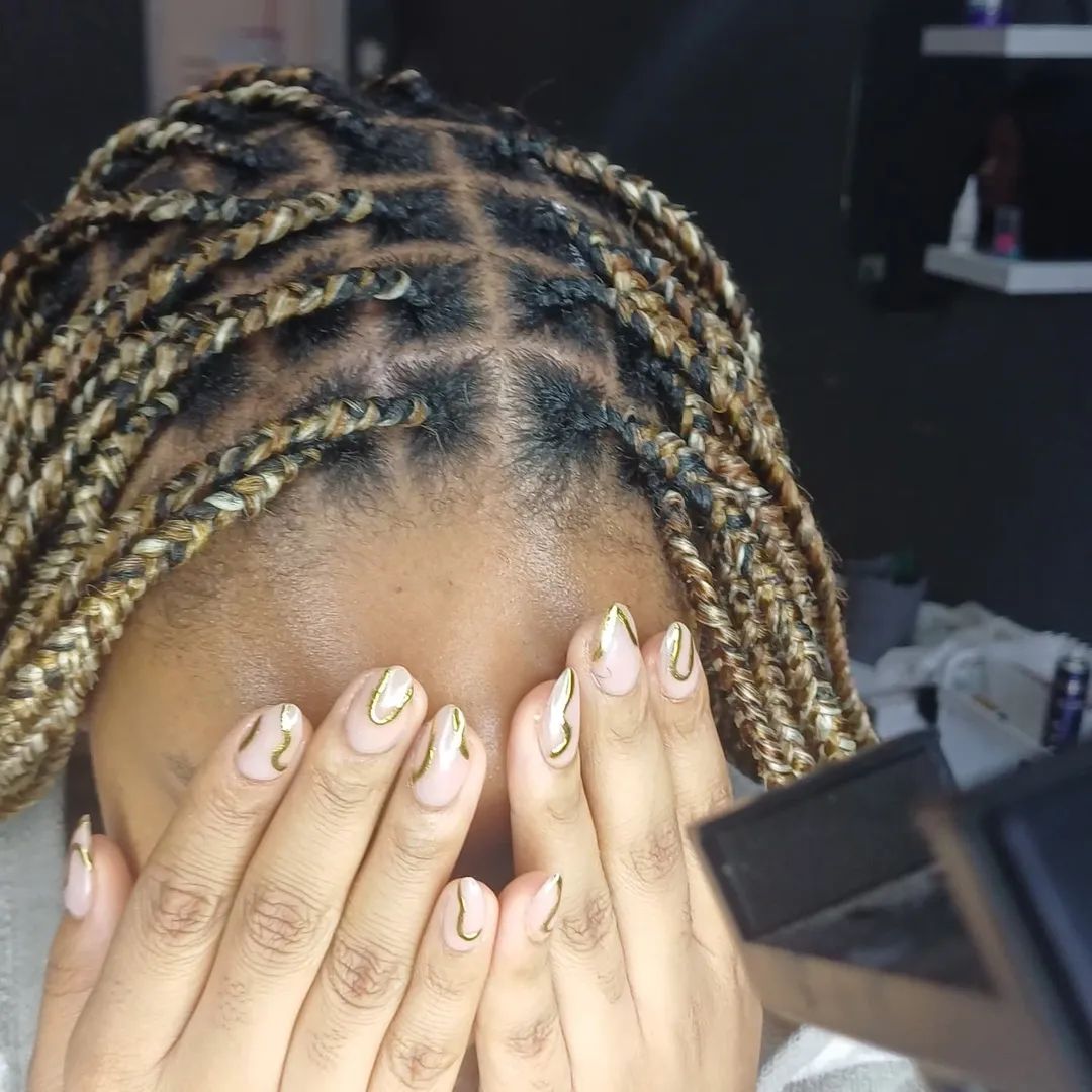 💇♀️Knotless Braids Mid Back Length – R495 (Includes Wash & Hairpiece)  Secure Your Spot Today.